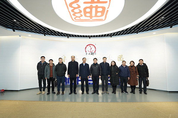 泰山学院副校长一行人莅临鲁普耐特集团参观调研