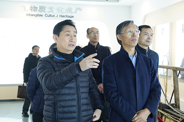 泰山学院副校长一行人莅临鲁普耐特集团参观调研