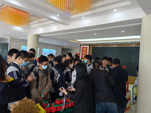 魅力绳网，多彩世界|济南德润中学职业体验活动走进鲁普耐特集团