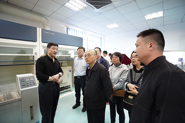 泰州市市场监督管理局和  国家特种劳动防护用品质量监督检验中 心（江苏）领导与专家  莅临鲁普耐特集团参观指导