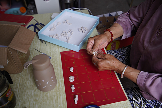 绳为纽带结穷亲，助力乡村振兴我们在路上