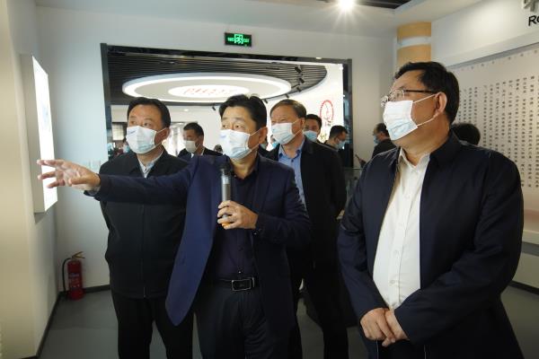鲁普要闻|泰安市委书记杨洪涛一行莅临鲁普耐特集团参观调研