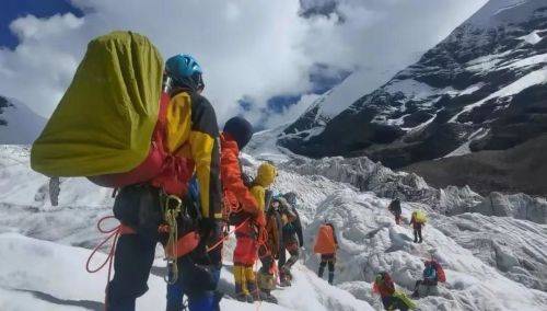 鲁普耐特集团助力清华大学登山队成功登顶姜桑拉姆峰