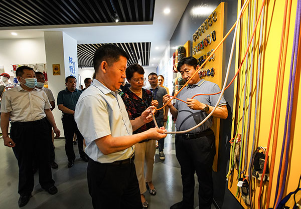 鲁普要闻|走进上高，助力新型工业化建设活动走进鲁普耐特集团