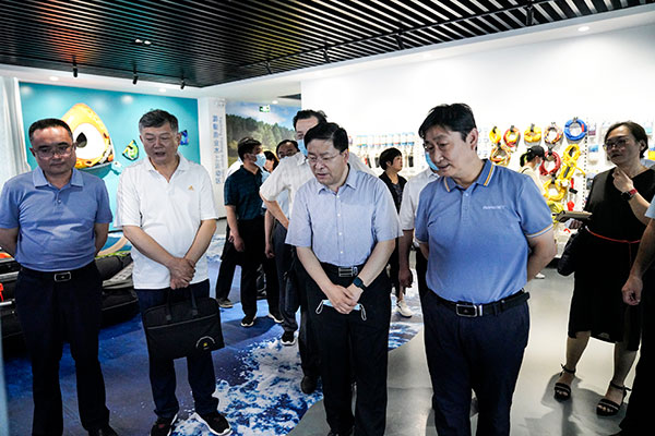 鲁普要闻|泰安市委组织部副部长，市人力资源社会保障局党组书记、局长贾玉亮一行莅临鲁普耐特集团慰问调研