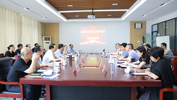 鲁普要闻|泰安市委组织部副部长，市人力资源社会保障局党组书记、局长贾玉亮一行莅临鲁普耐特集团慰问调研