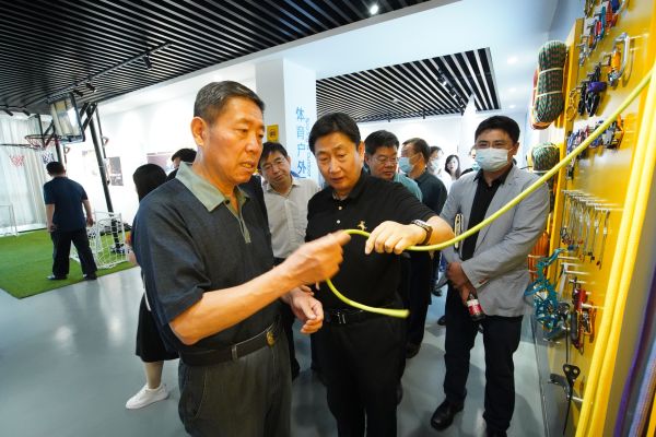 鲁普要闻|泰安市企业与企业家联合会、泰安市工业经济联合会组织会员单位莅临鲁普耐特集团参观学习